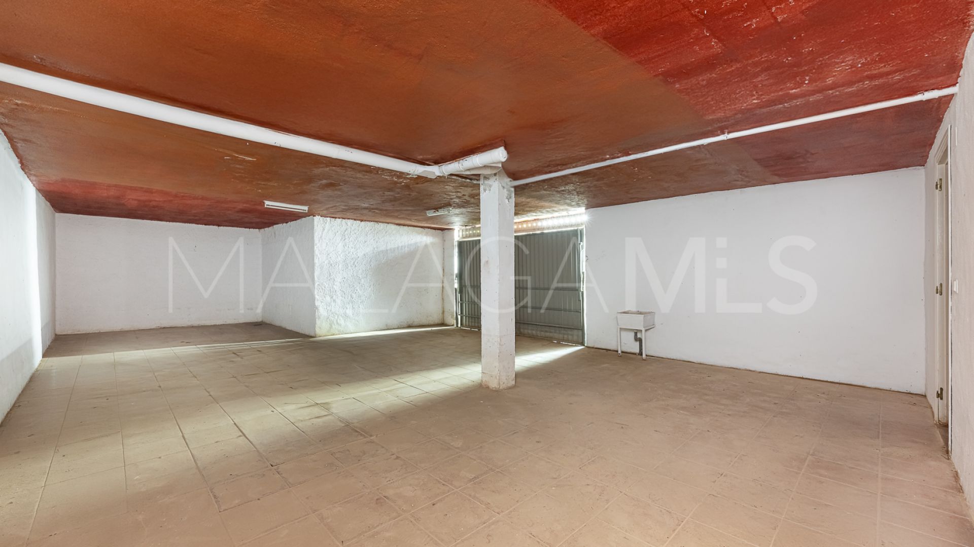 Villa for sale in Nueva Andalucia