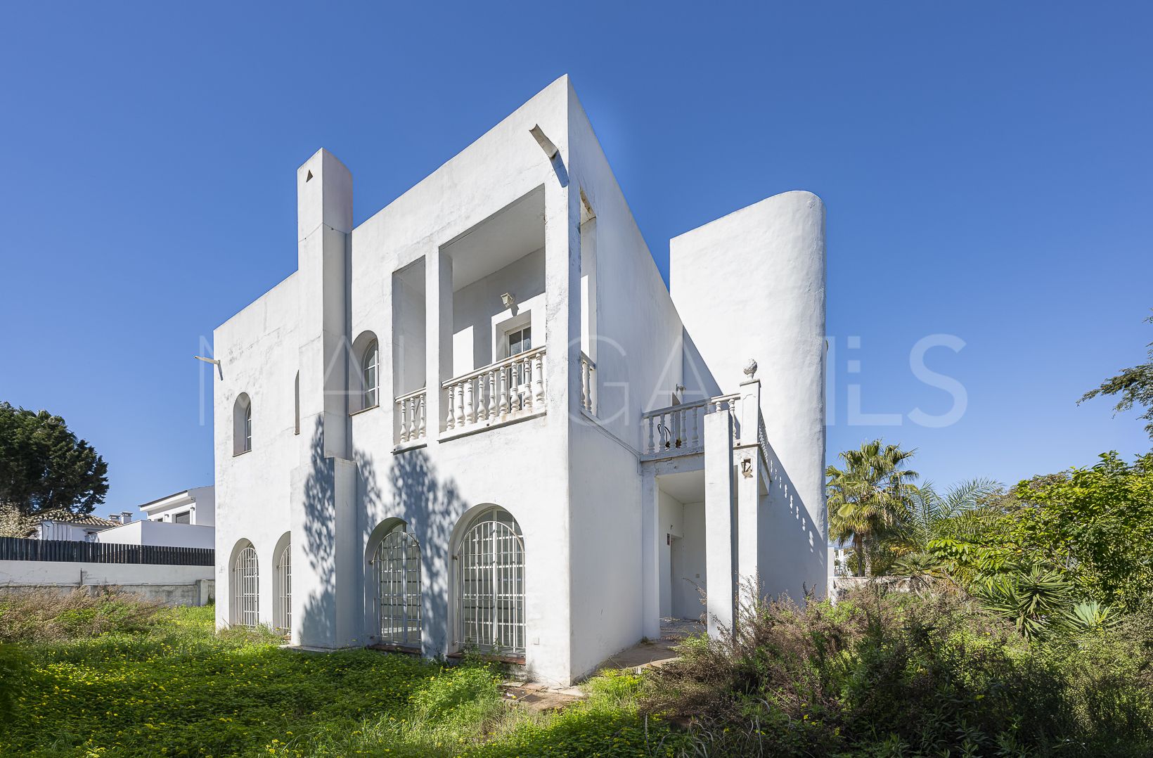 Villa for sale in Nueva Andalucia