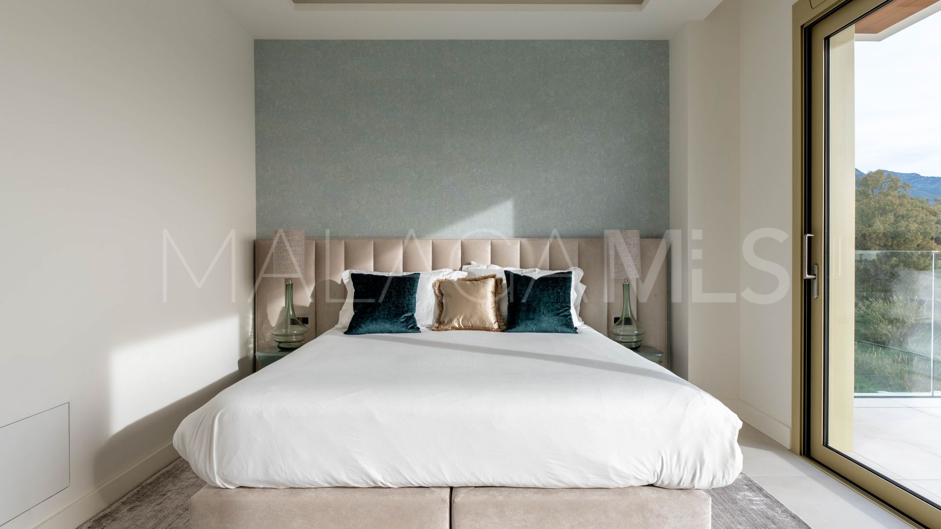 Duplex penthouse for sale in Benalús