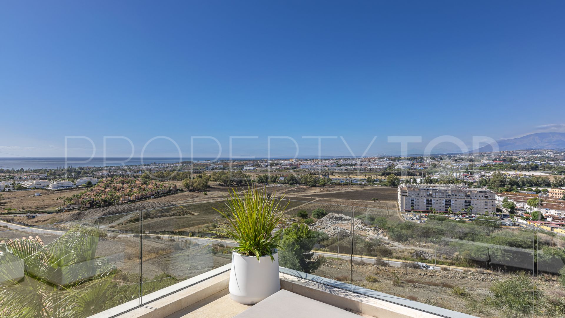 Nueva Andalucia 5 bedrooms villa for sale