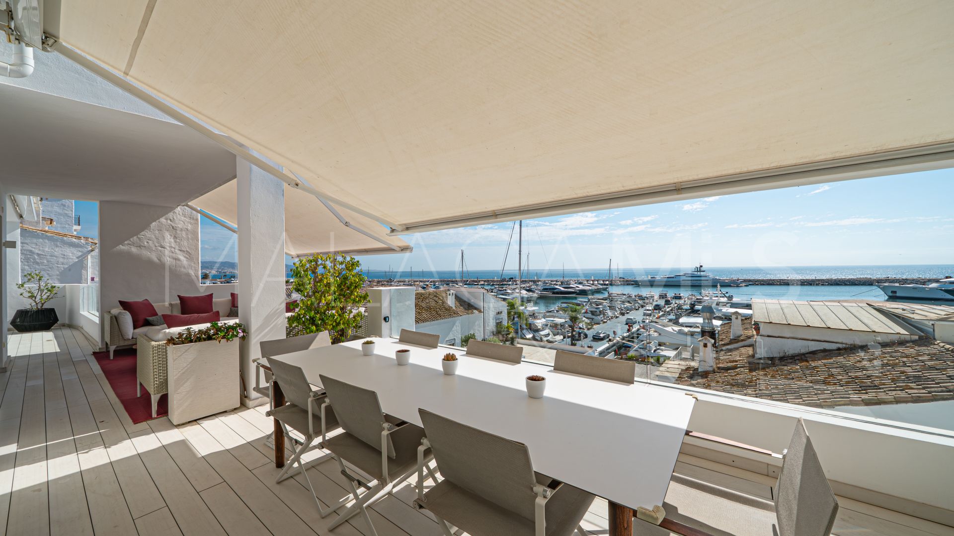 Se vende Ático in Marbella - Puerto Banus with 3 bedrooms