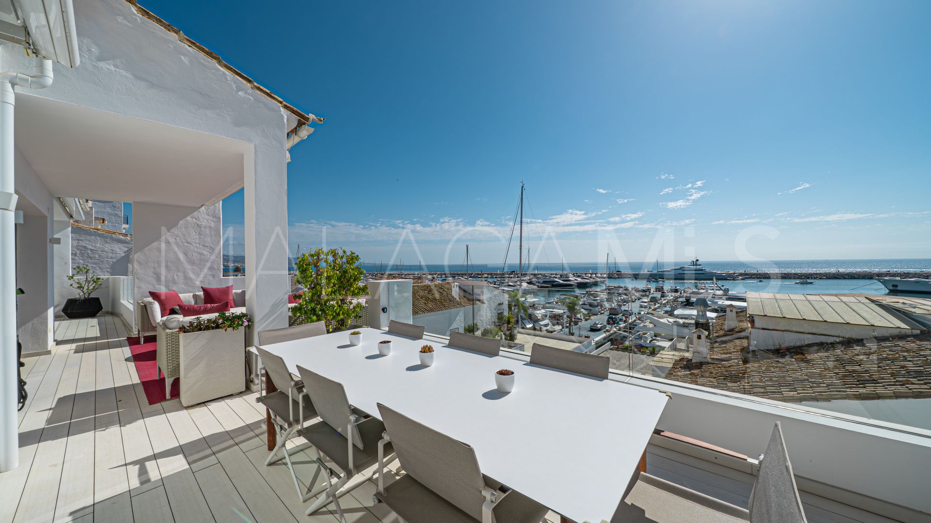 Se vende Ático in Marbella - Puerto Banus with 3 bedrooms