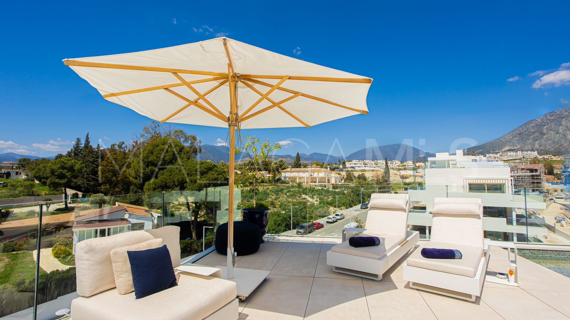 Duplex penthouse for sale in Benalús