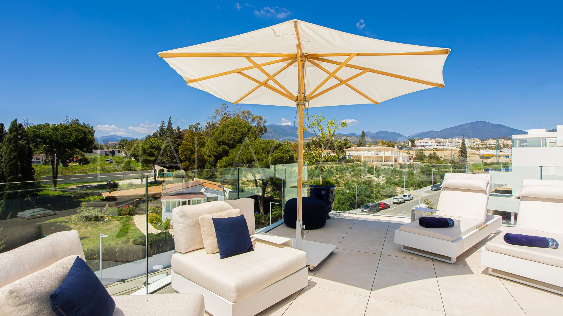 Duplex penthouse for sale in Benalús