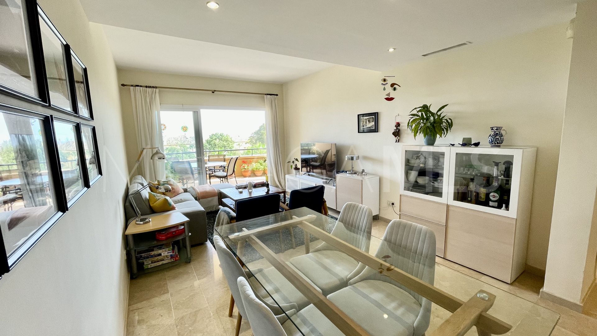 Buy apartamento in Elviria Hills with 2 bedrooms