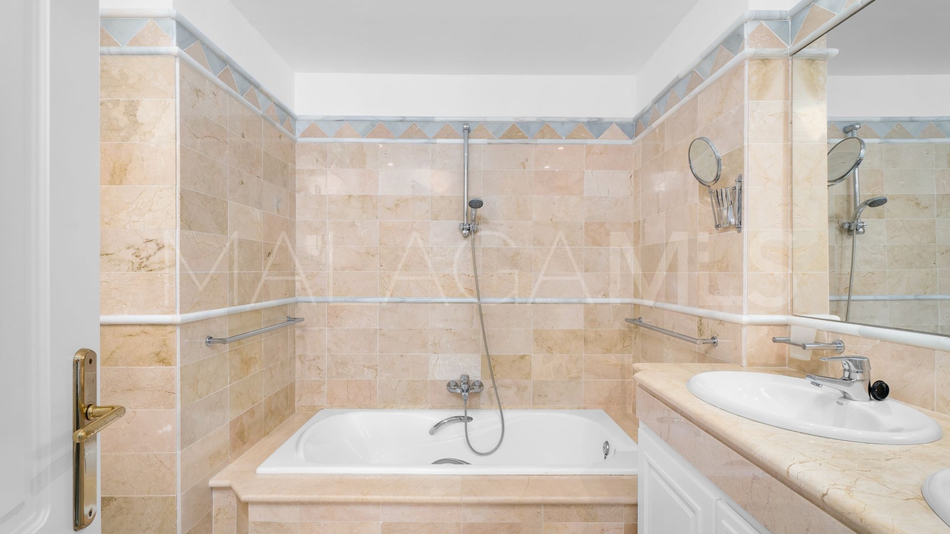 Apartment with 2 bedrooms for sale in Elviria Hills