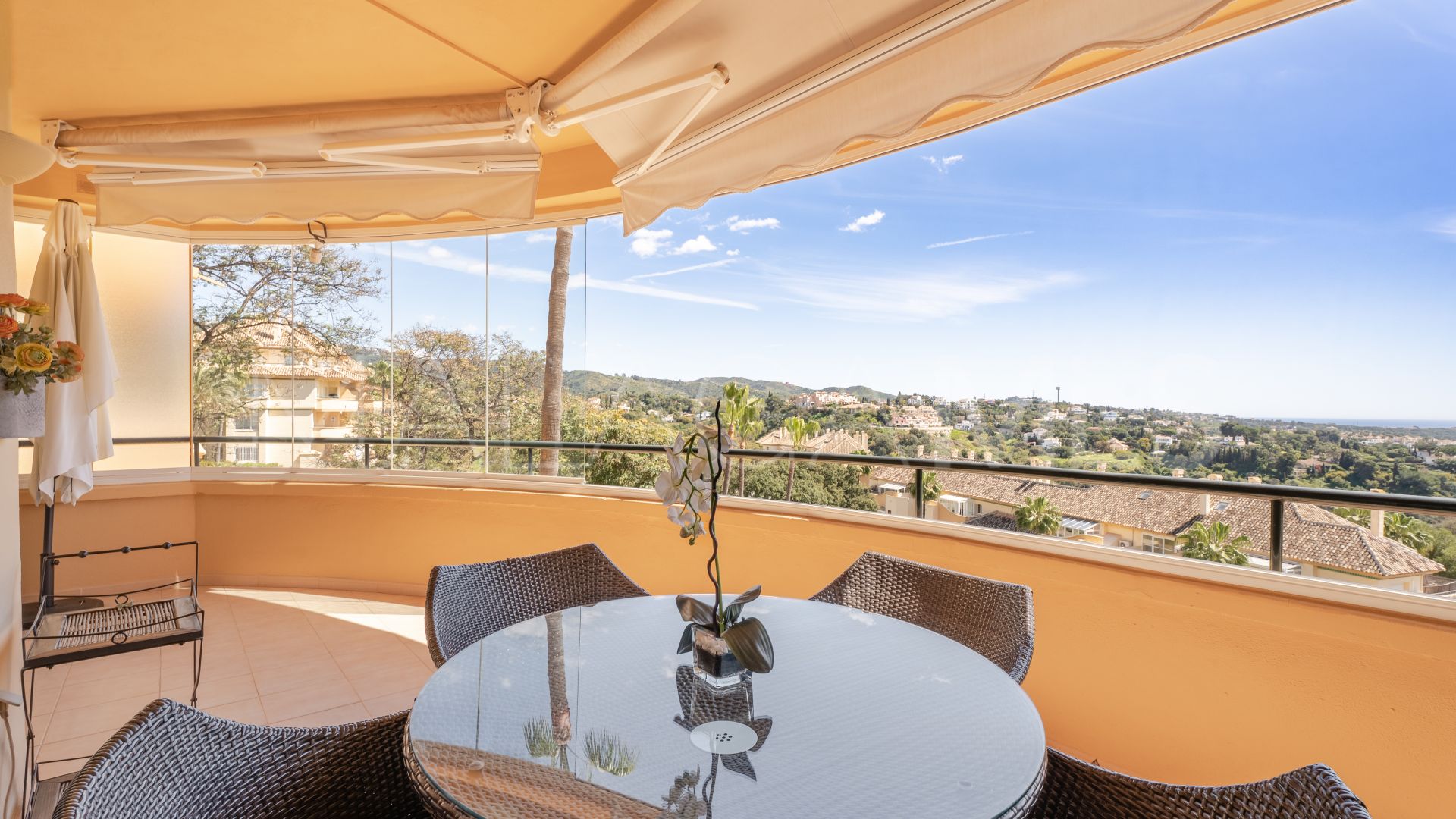 Apartment with 2 bedrooms for sale in Elviria Hills