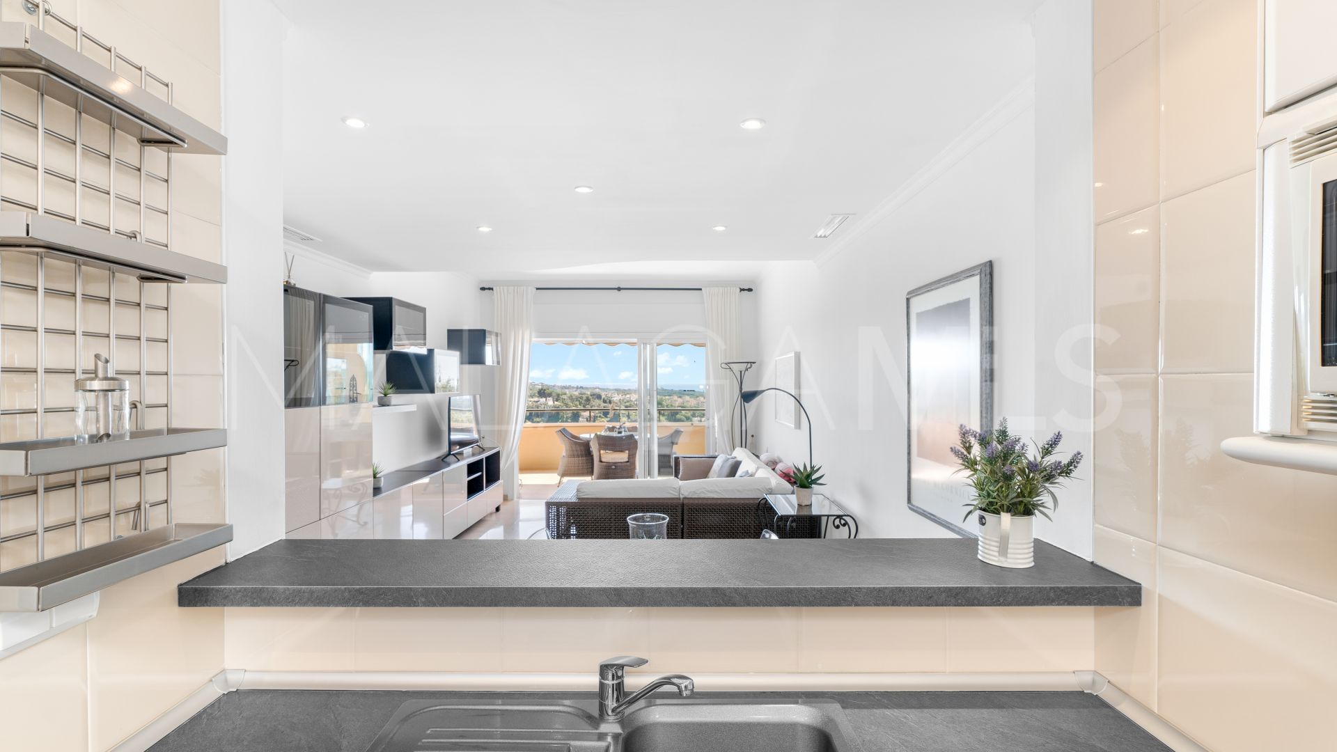 Apartment with 2 bedrooms for sale in Elviria Hills