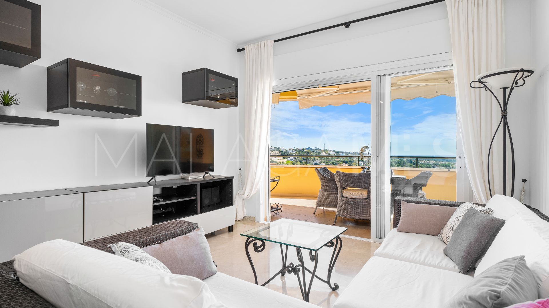 Apartment with 2 bedrooms for sale in Elviria Hills