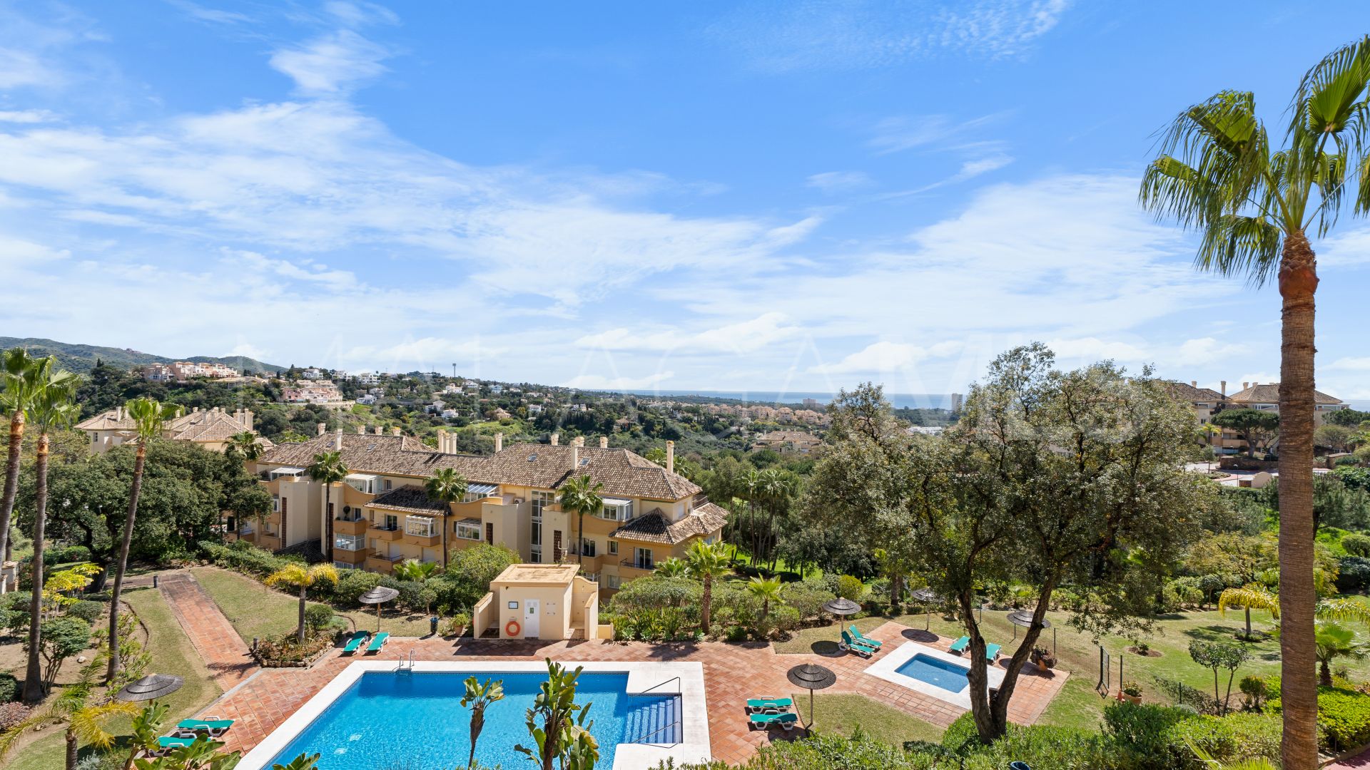 Apartment with 2 bedrooms for sale in Elviria Hills