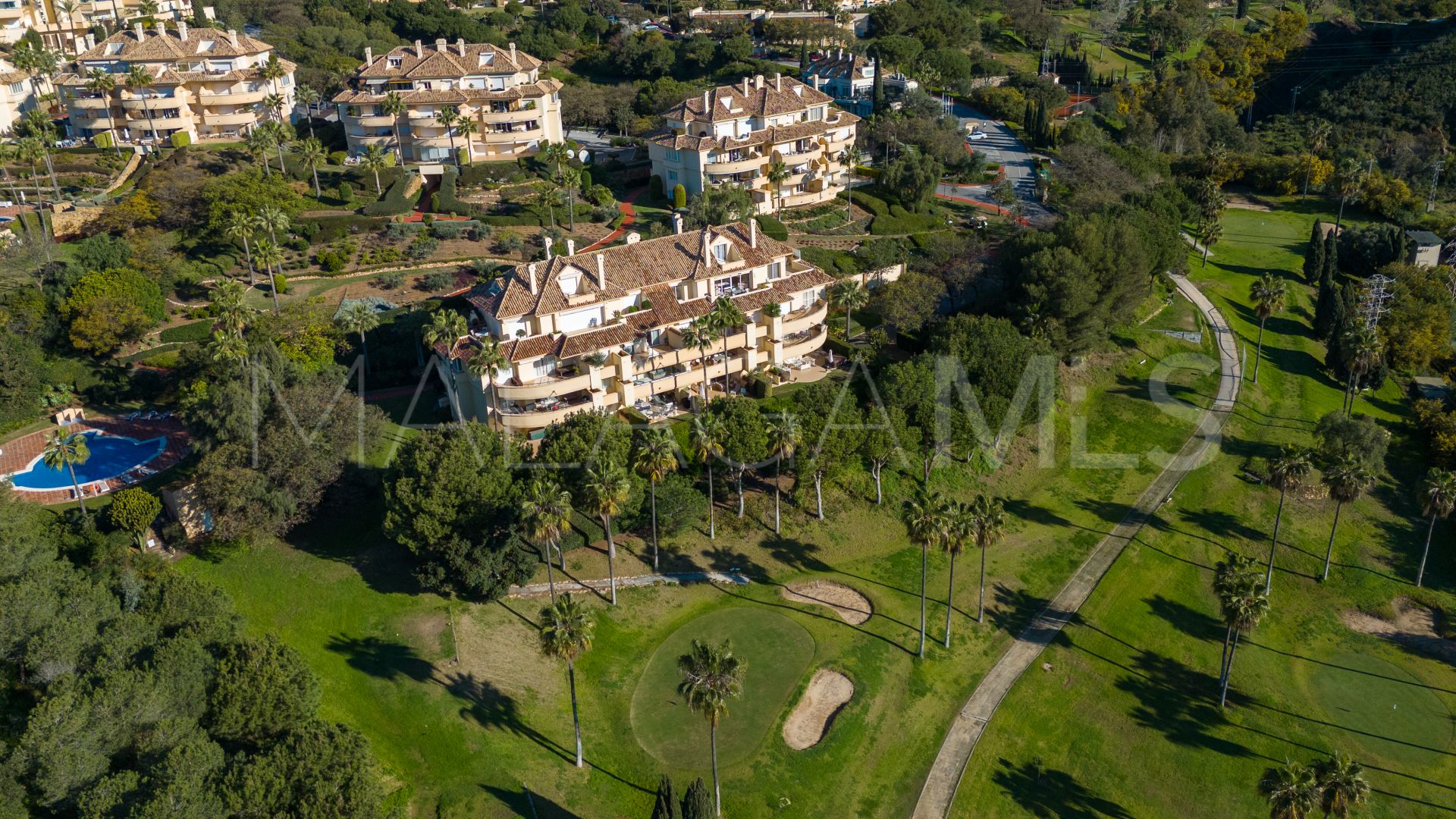 Ground floor apartment for sale in Elviria Hills with 3 bedrooms