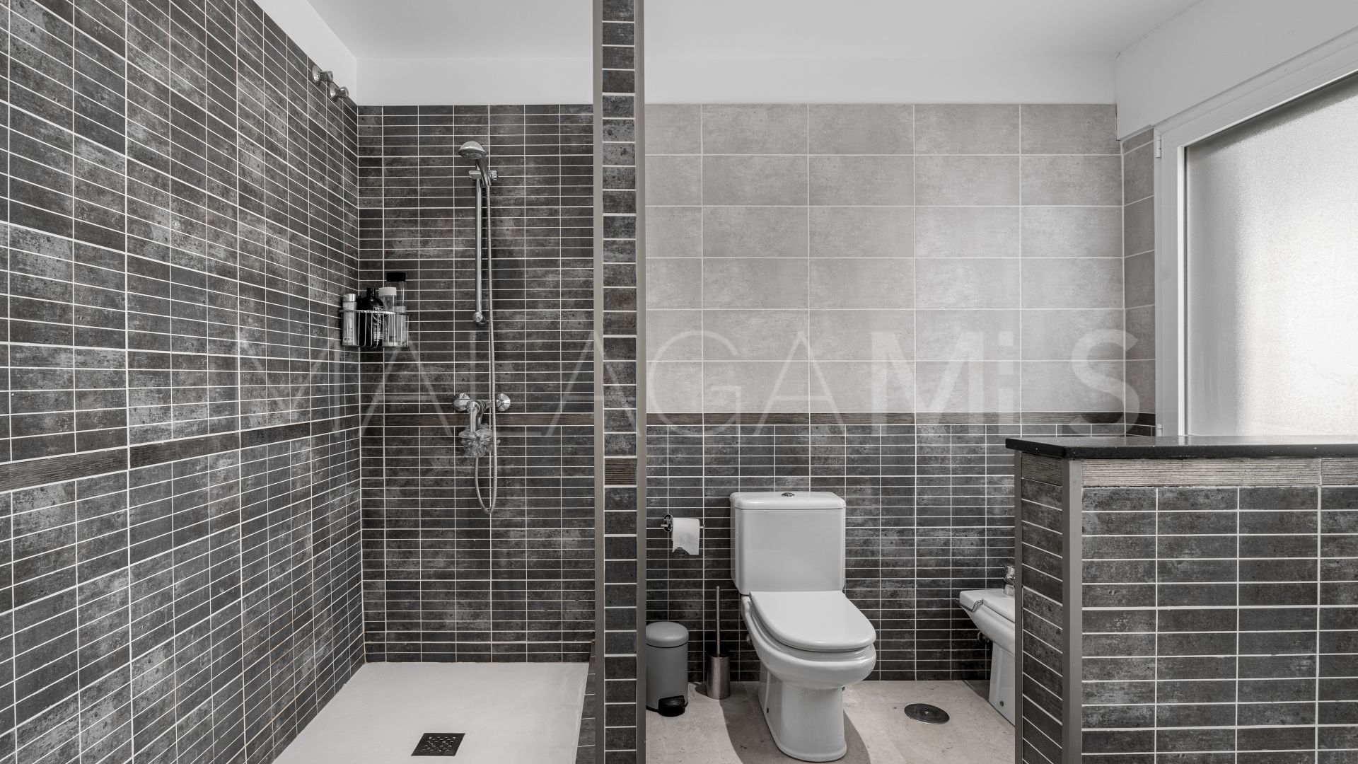 Ground floor apartment for sale in Elviria Hills with 3 bedrooms