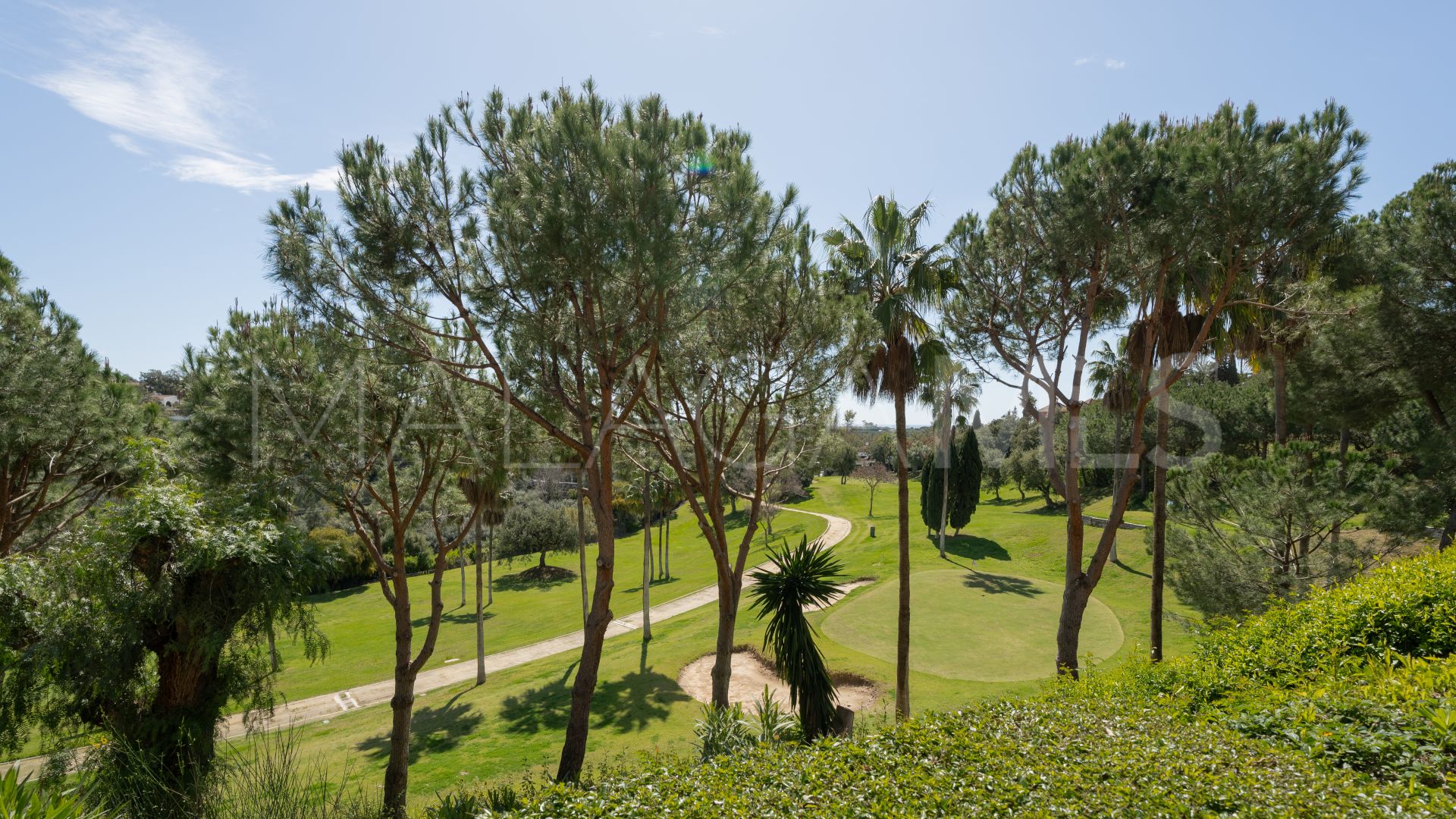 Ground floor apartment for sale in Elviria Hills with 3 bedrooms