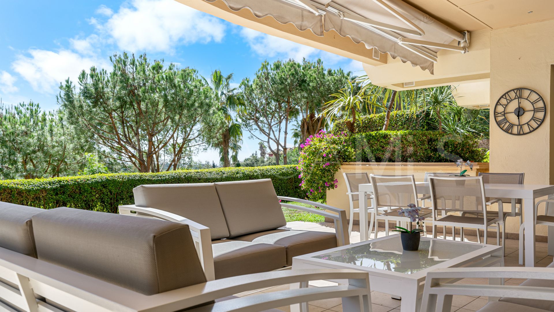 Ground floor apartment for sale in Elviria Hills with 3 bedrooms
