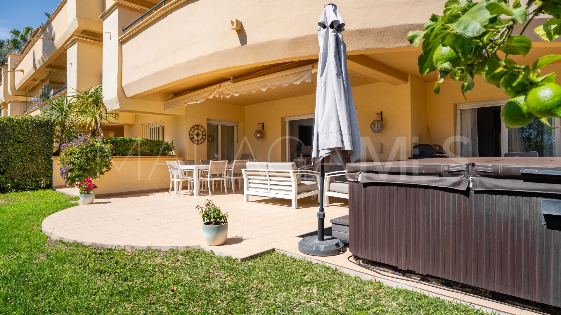 Ground floor apartment for sale in Elviria Hills with 3 bedrooms