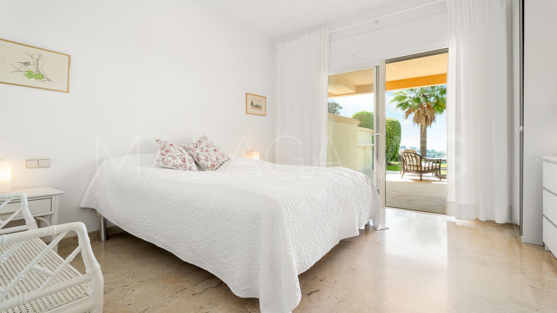 For sale 2 bedrooms ground floor apartment in Elviria Hills