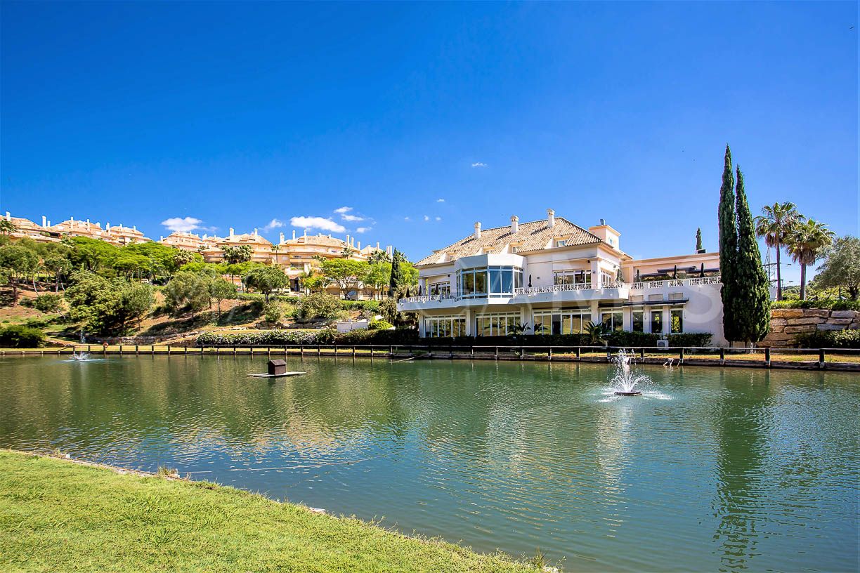 For sale 2 bedrooms ground floor apartment in Elviria Hills