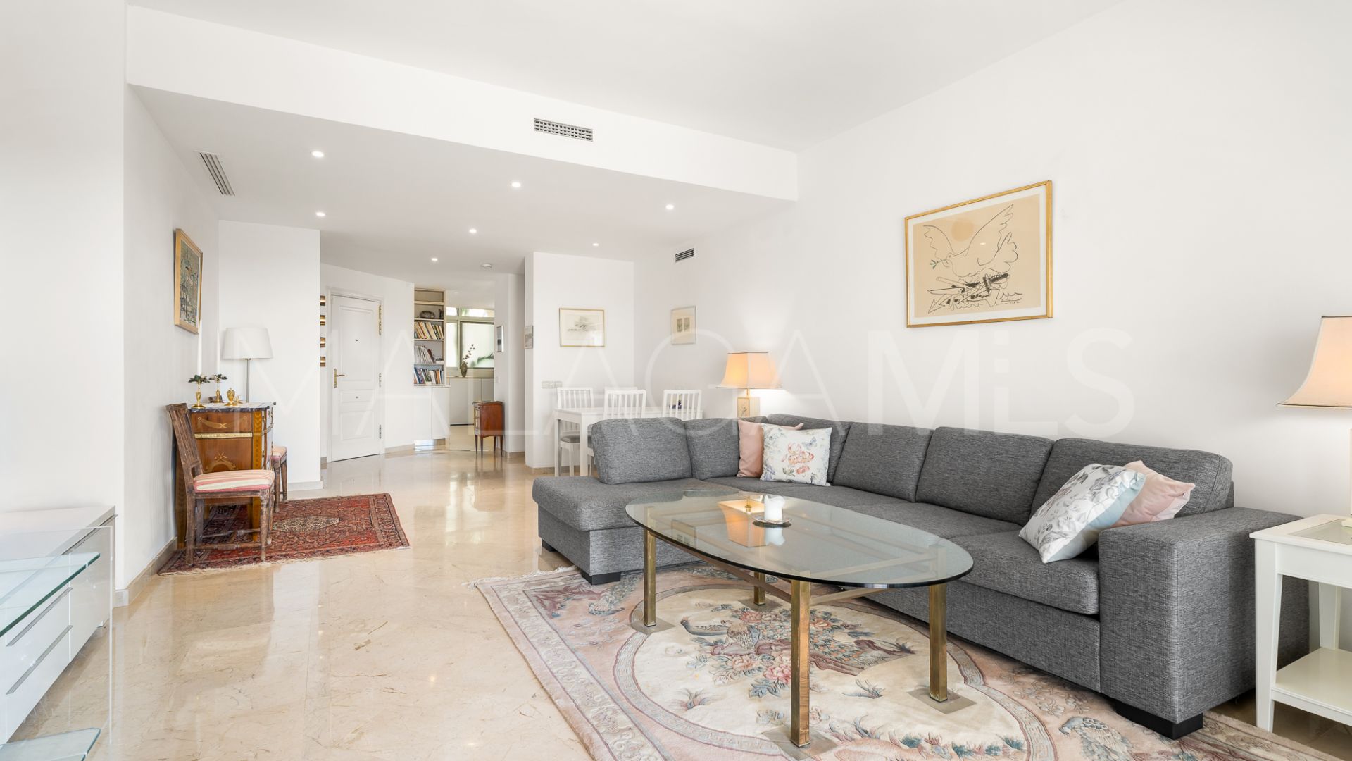 For sale 2 bedrooms ground floor apartment in Elviria Hills