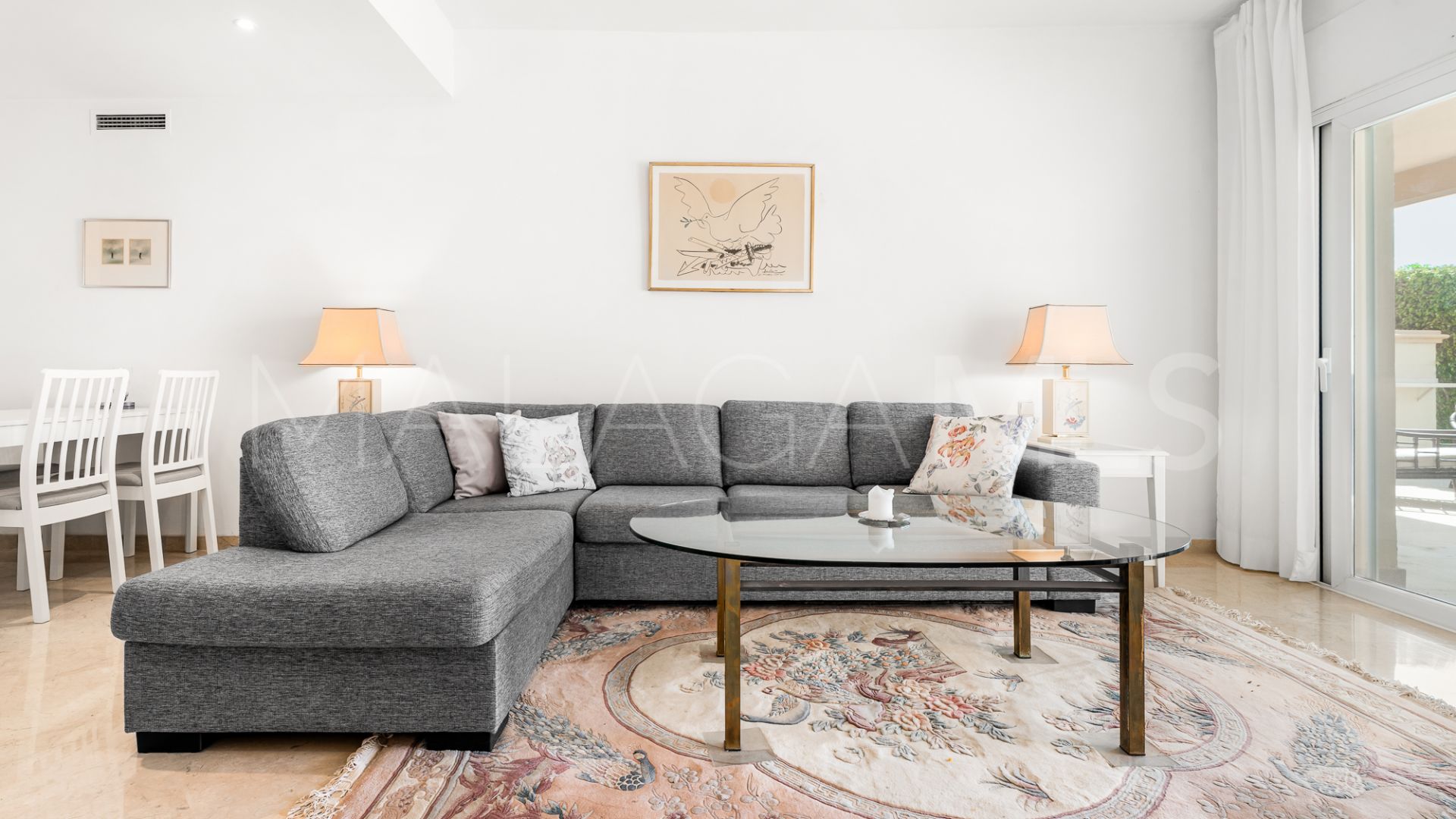 For sale 2 bedrooms ground floor apartment in Elviria Hills