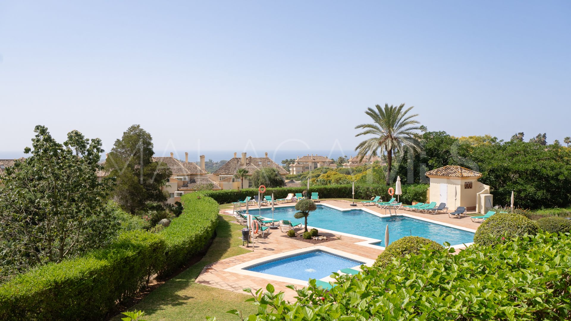 For sale 2 bedrooms ground floor apartment in Elviria Hills