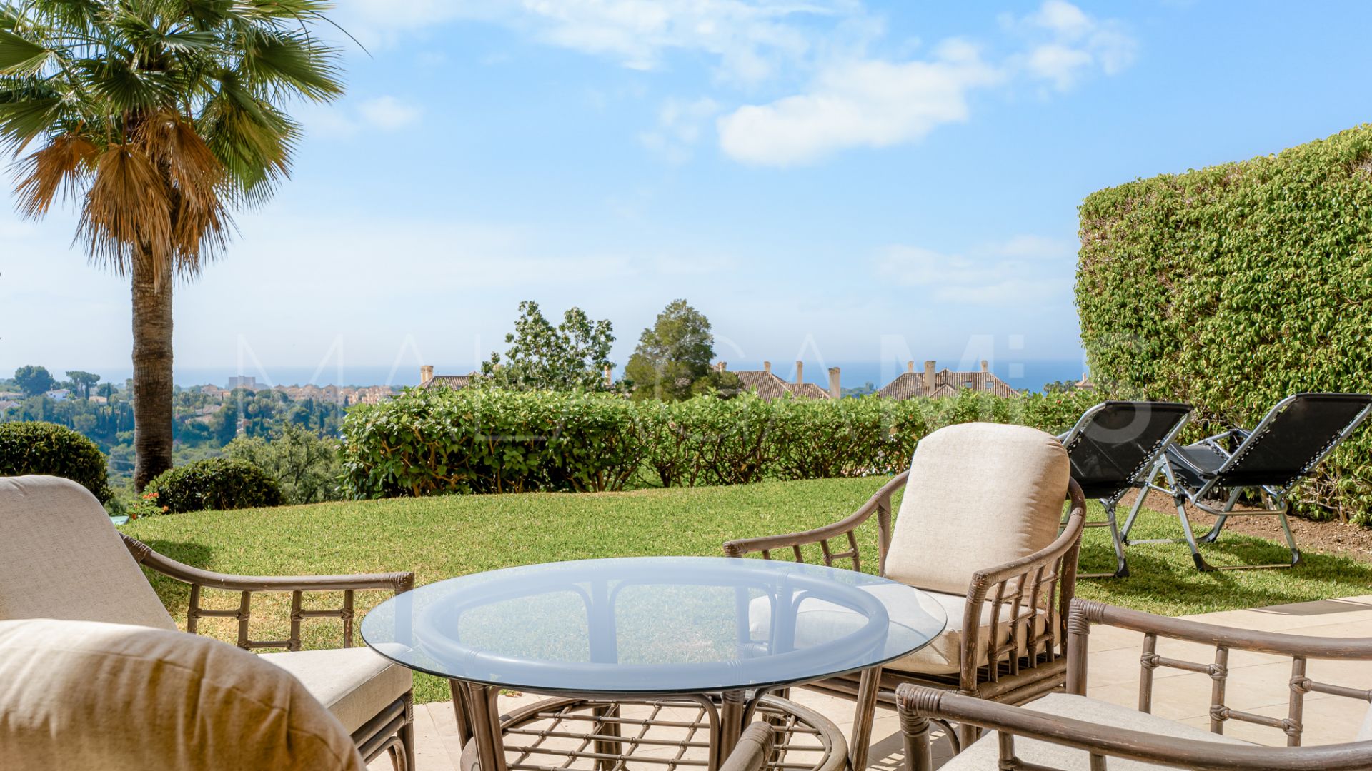 For sale 2 bedrooms ground floor apartment in Elviria Hills