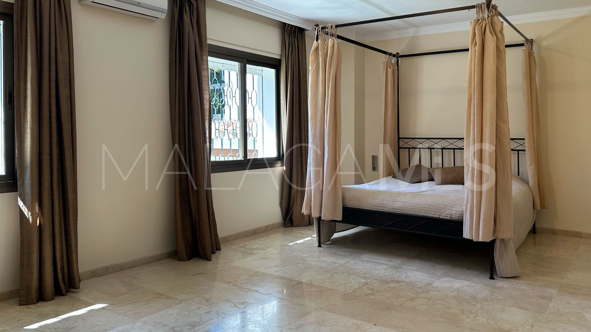 Maison for sale in Los Monteros