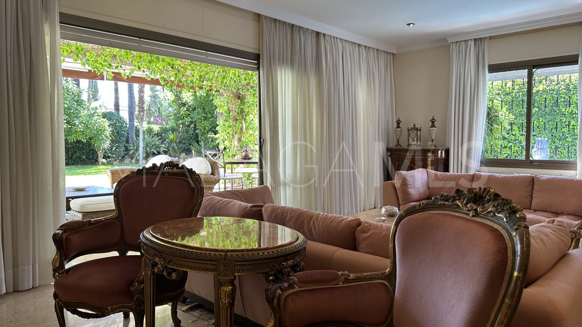 Maison for sale in Los Monteros