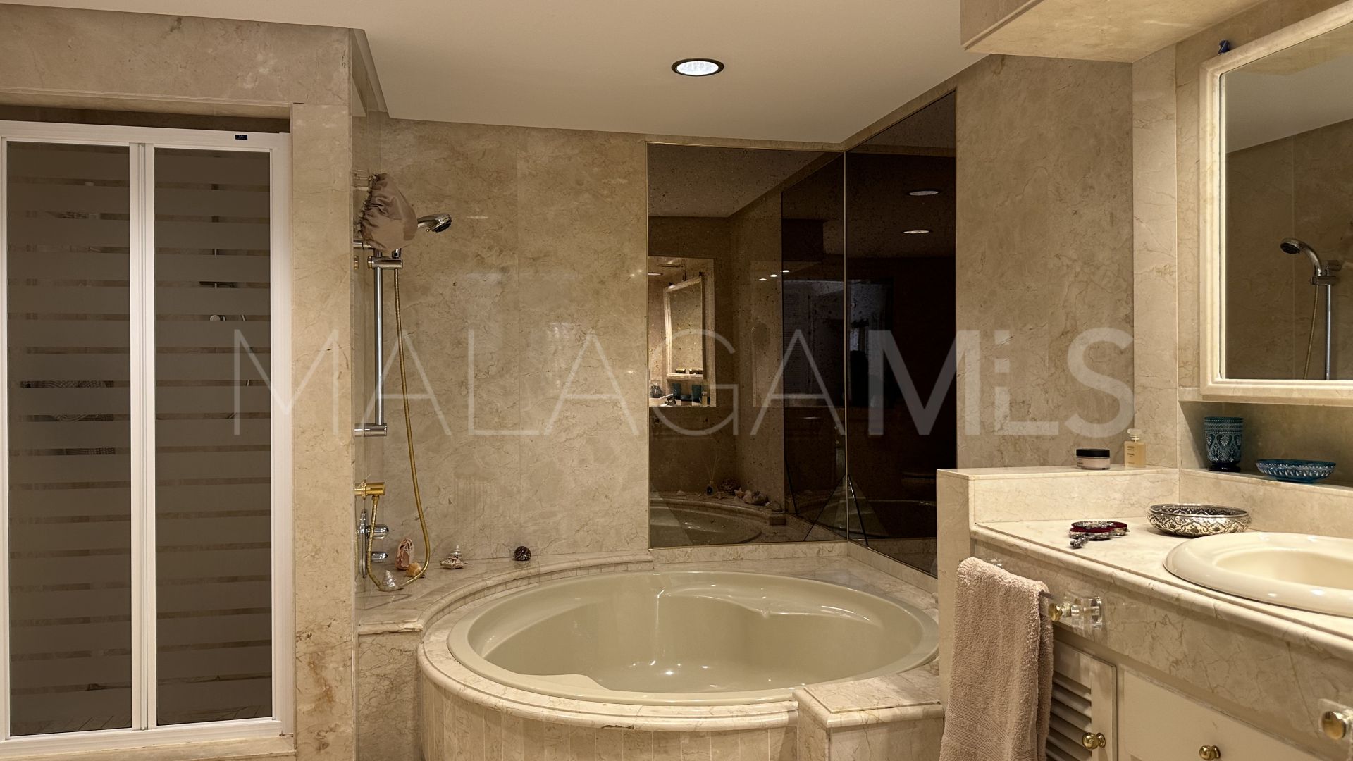 Maison for sale in Los Monteros