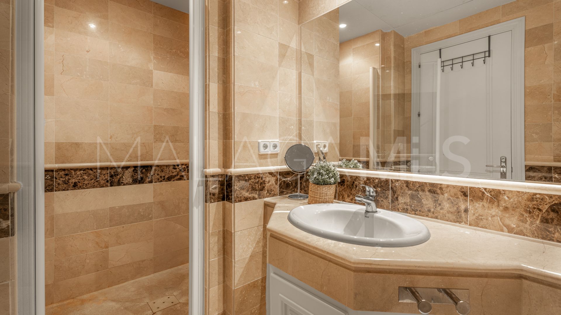 Apartamento a la venta in Elviria Hills
