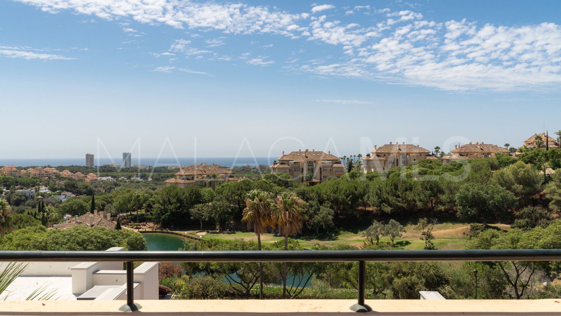 Apartamento a la venta in Elviria Hills
