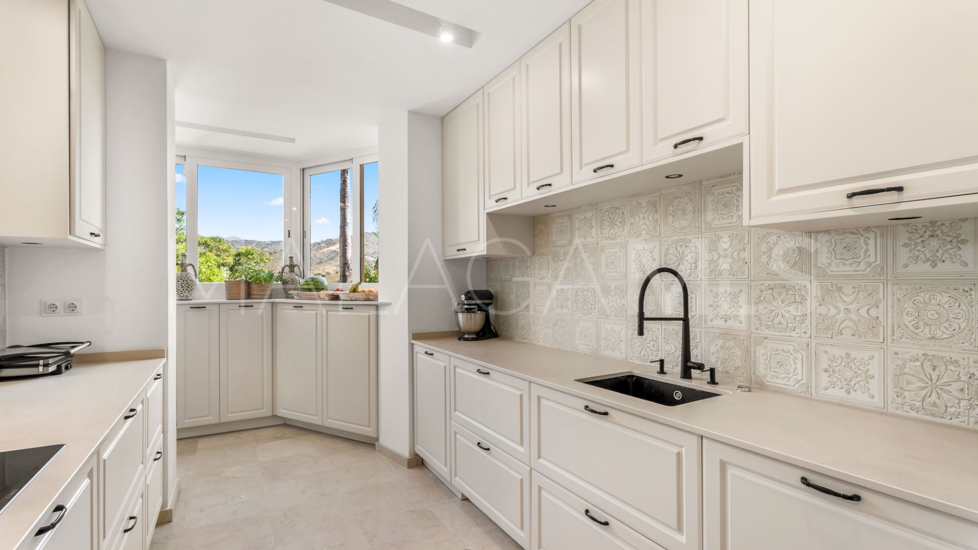 3 bedrooms Elviria Hills apartment for sale