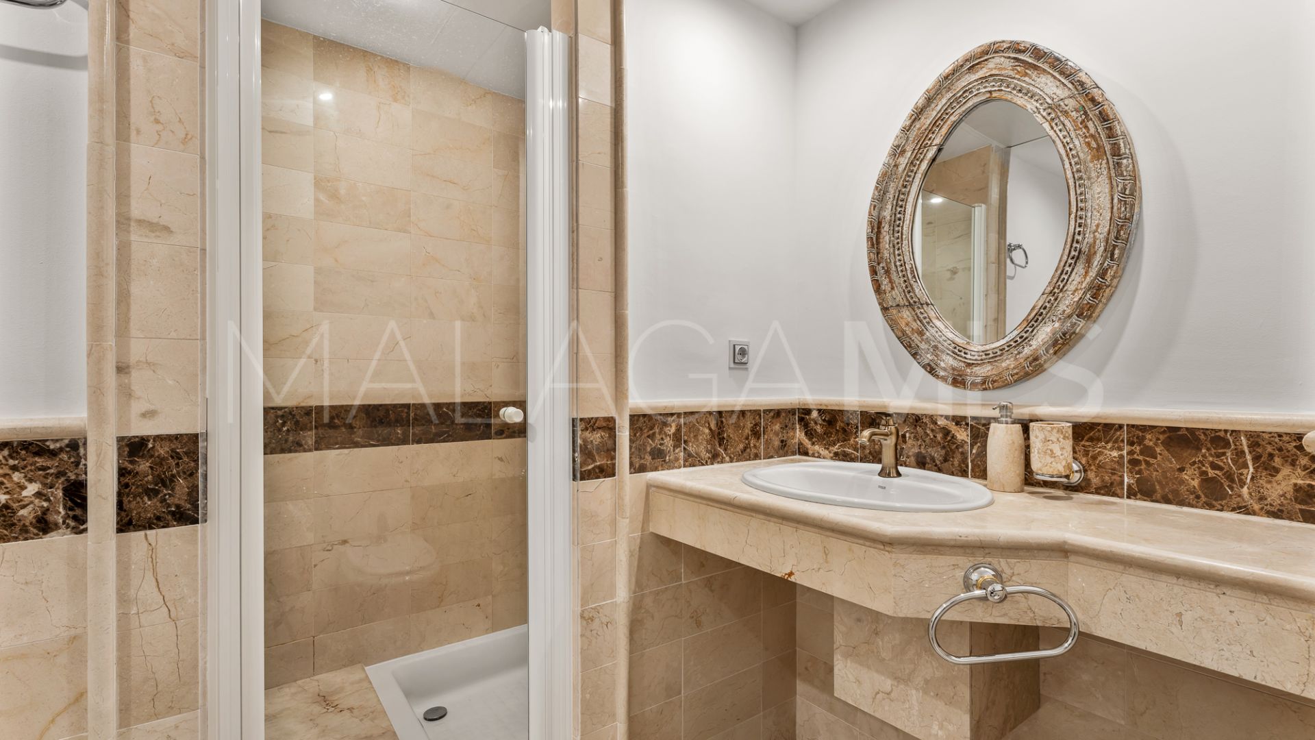 3 bedrooms Elviria Hills apartment for sale
