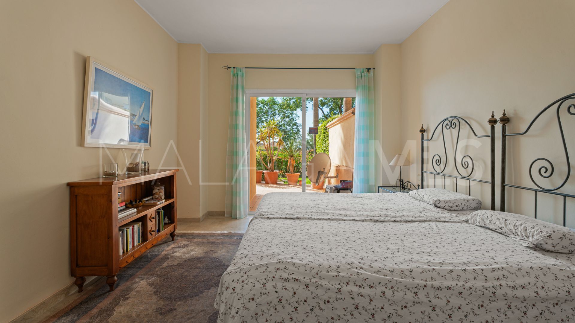 For sale ground floor apartment in Elviria Hills