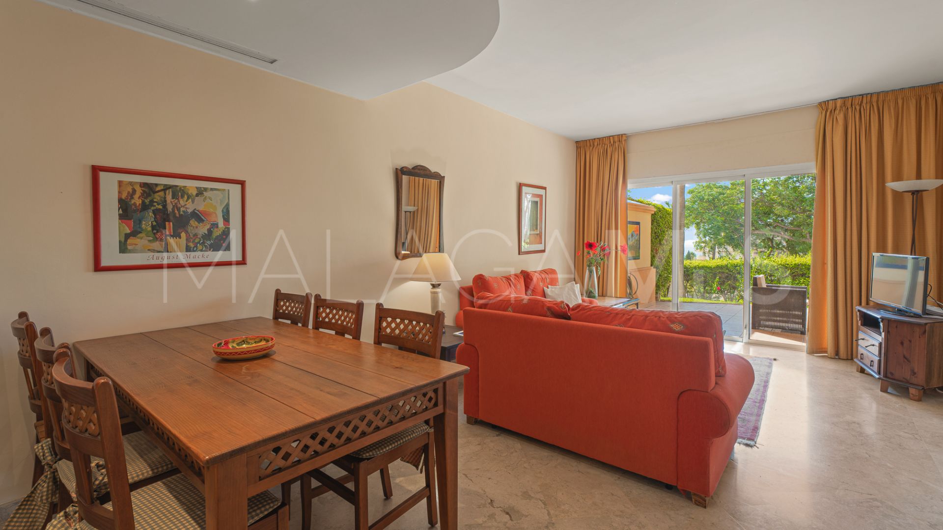 For sale ground floor apartment in Elviria Hills