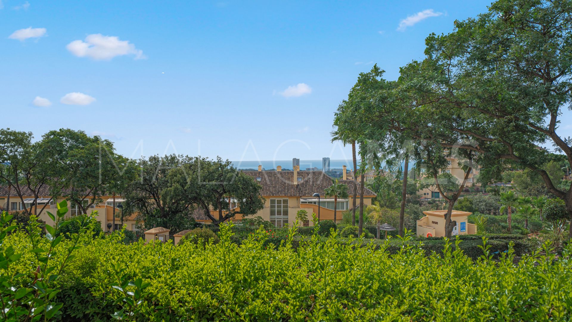 For sale ground floor apartment in Elviria Hills