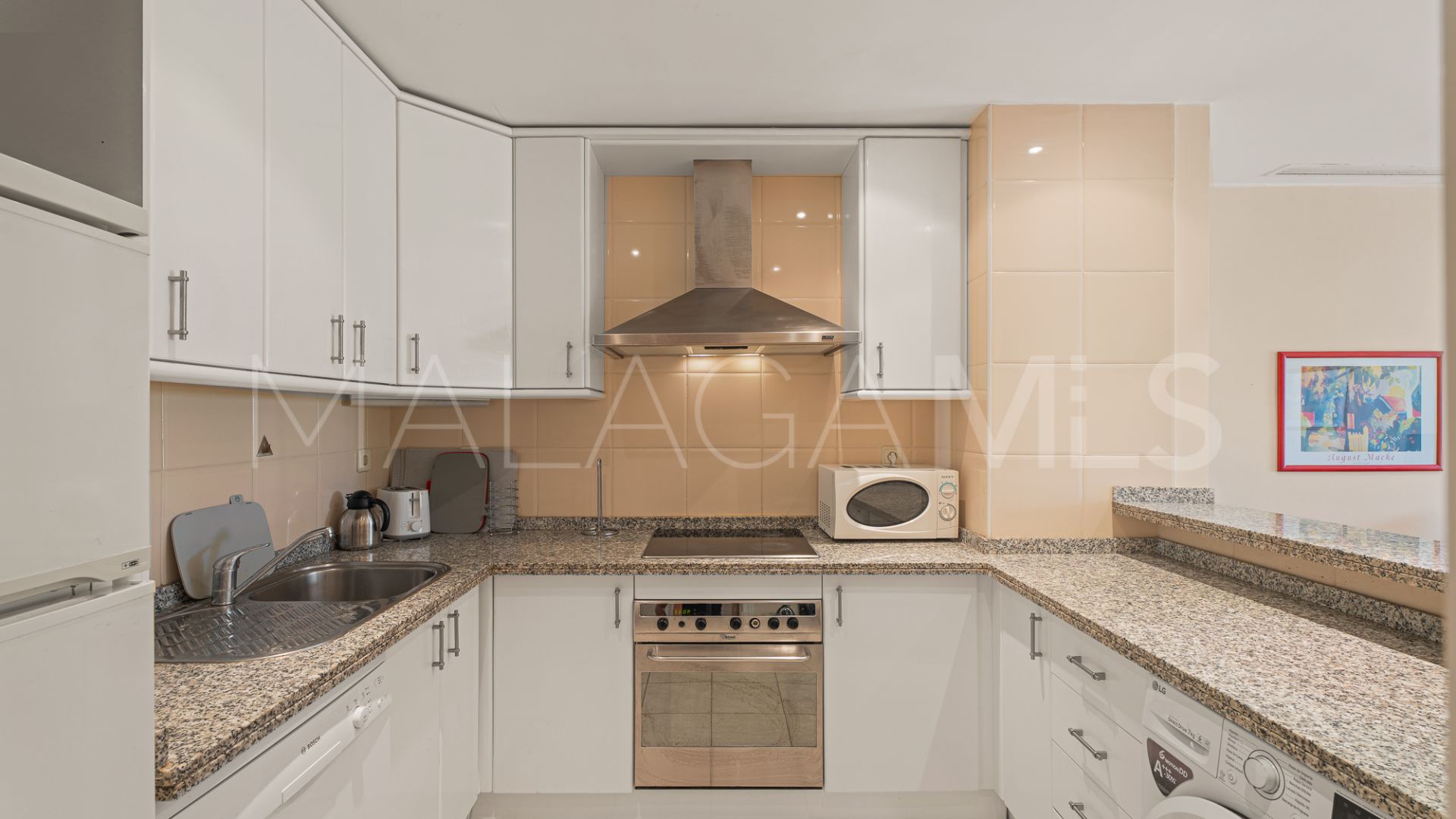 For sale ground floor apartment in Elviria Hills