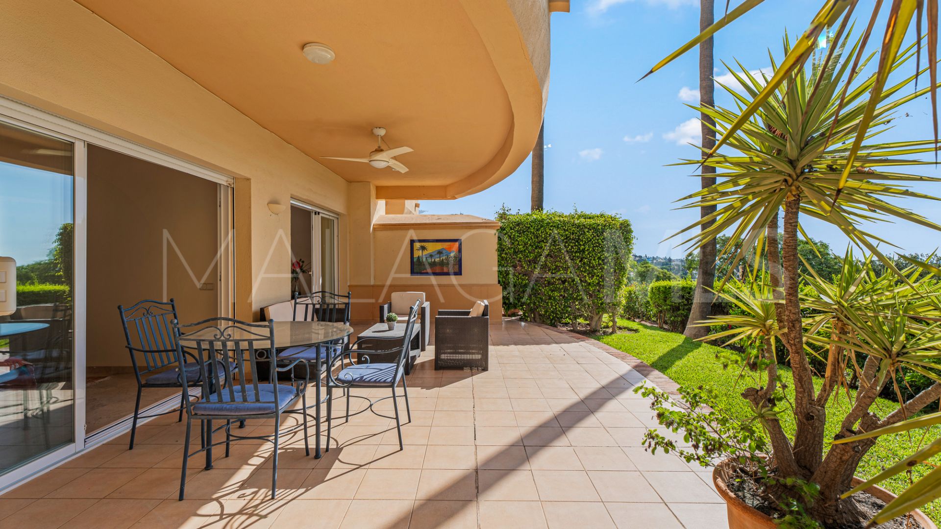For sale ground floor apartment in Elviria Hills