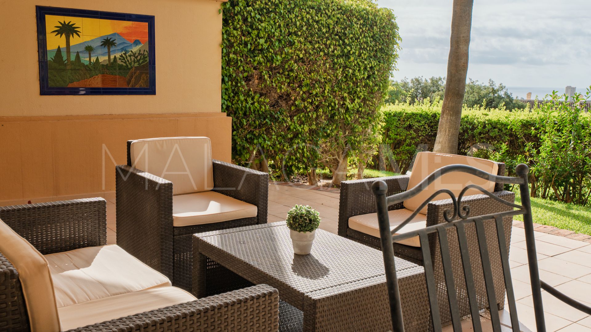 For sale ground floor apartment in Elviria Hills
