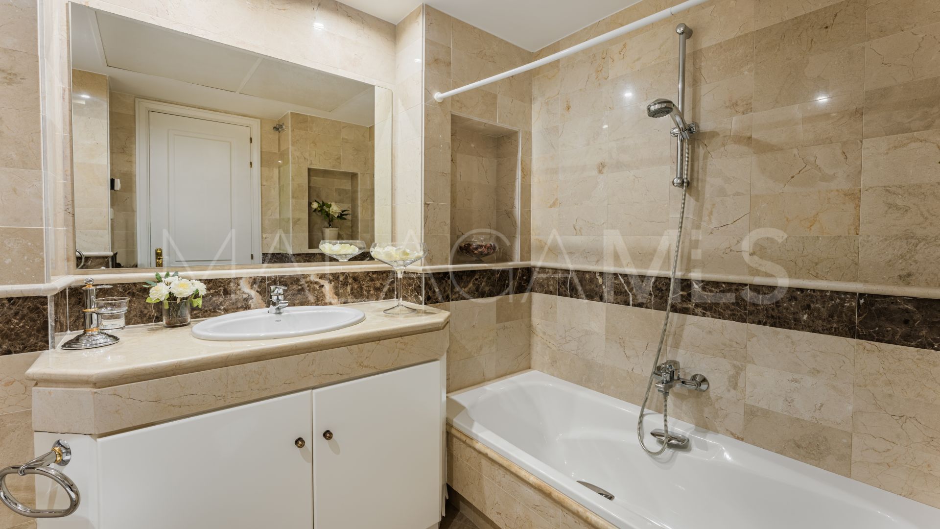 Apartment for sale in Elviria Hills