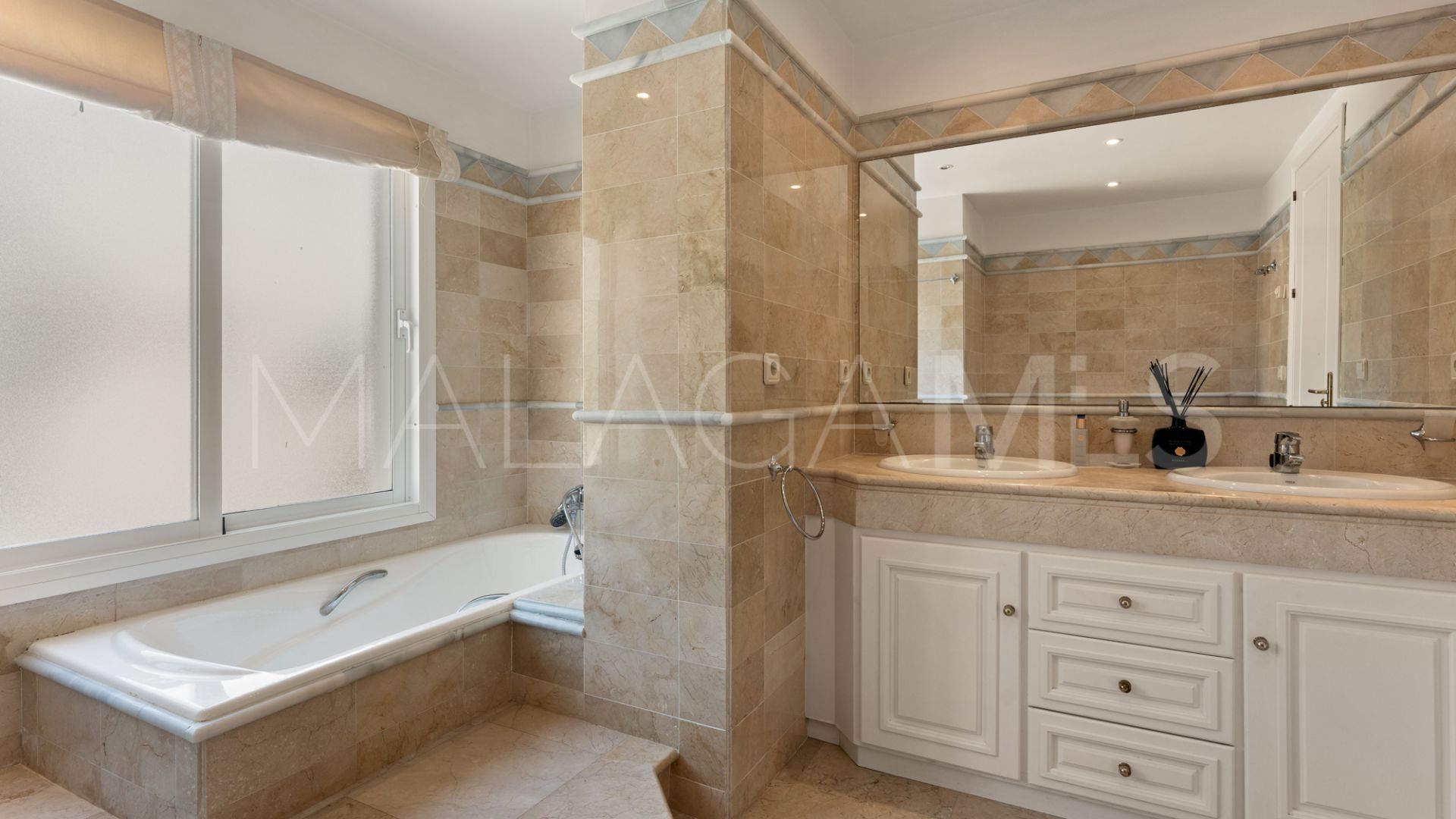 Apartamento for sale in Elviria Hills