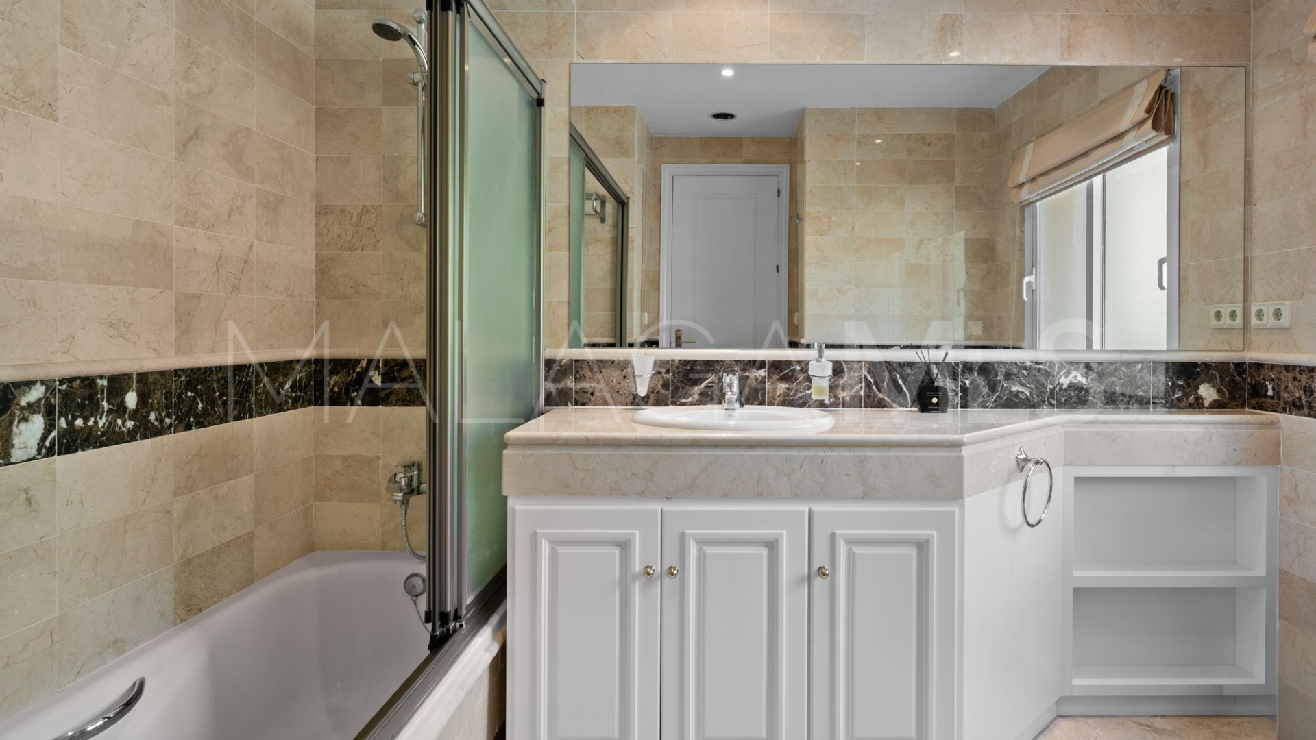 Apartamento for sale in Elviria Hills