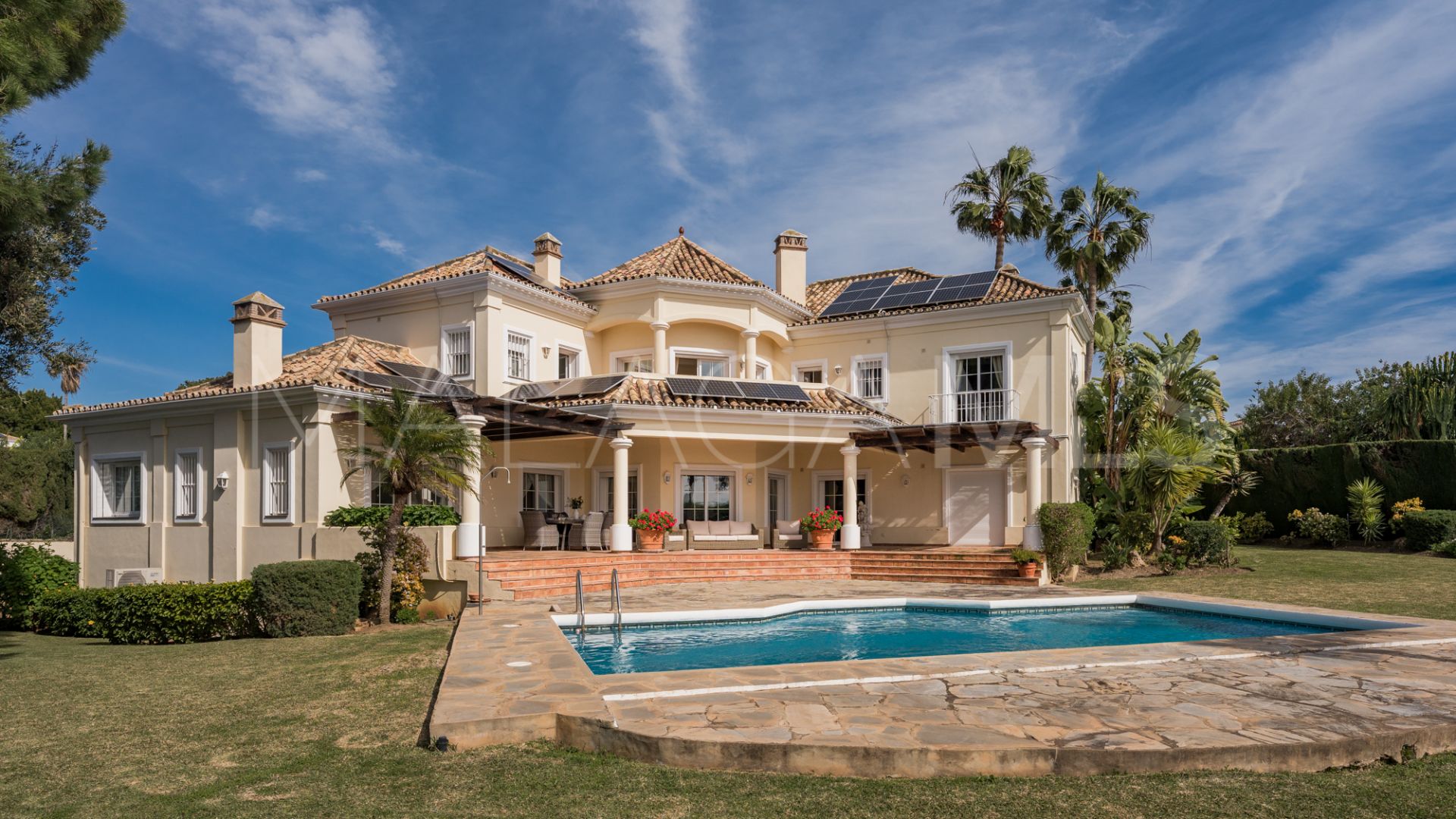 Buy casa in Elviria
