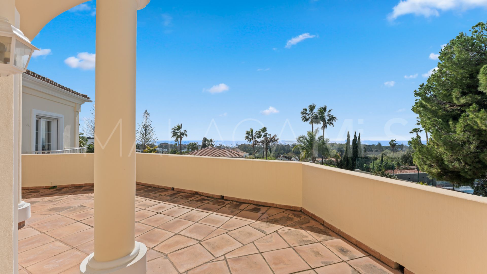 Buy casa in Elviria