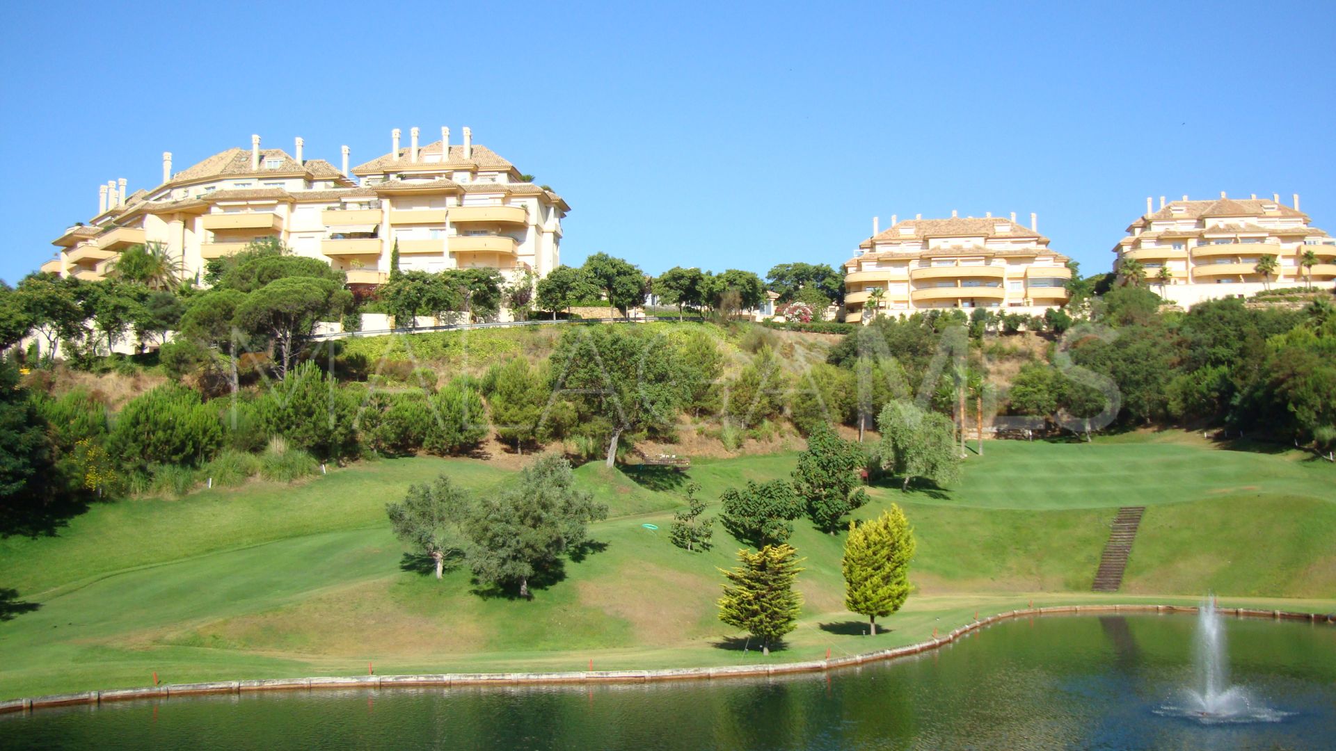 Bottenvåningslägenhet for sale in Elviria Hills