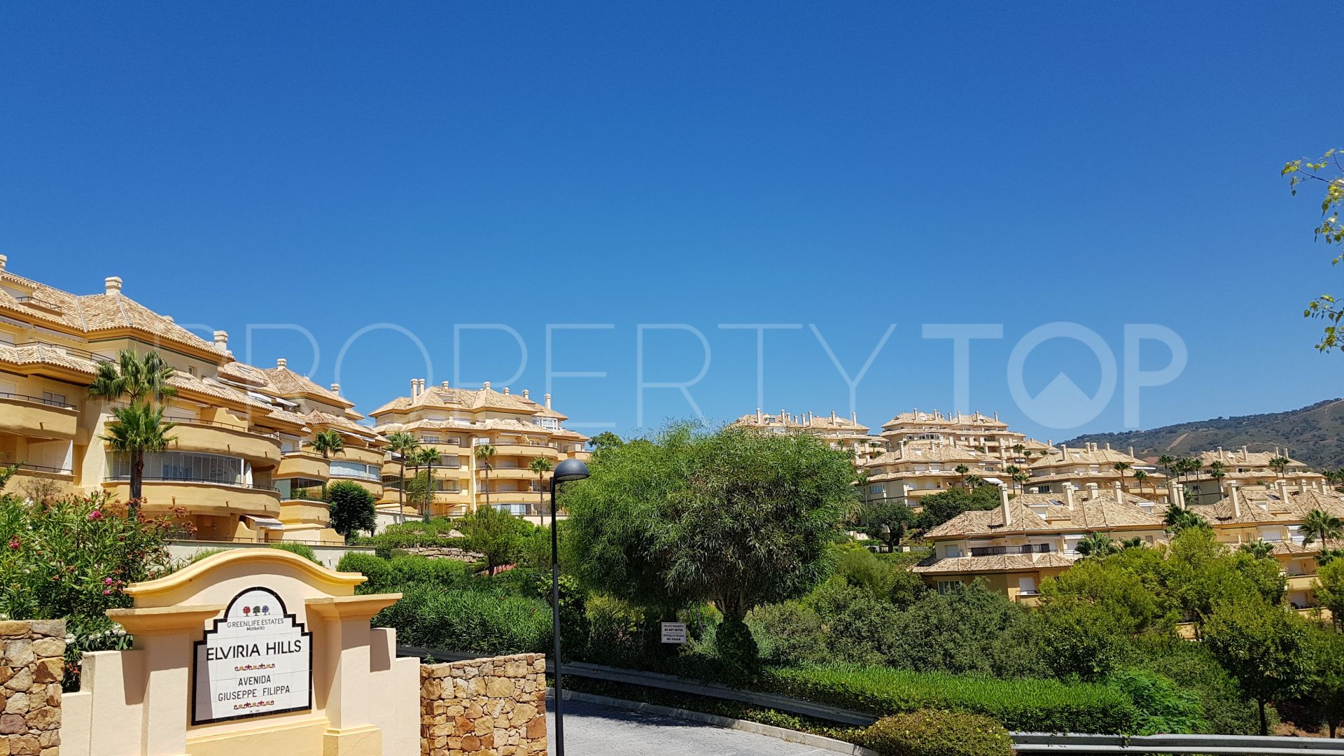 3 bedrooms Elviria Hills ground floor apartment for sale