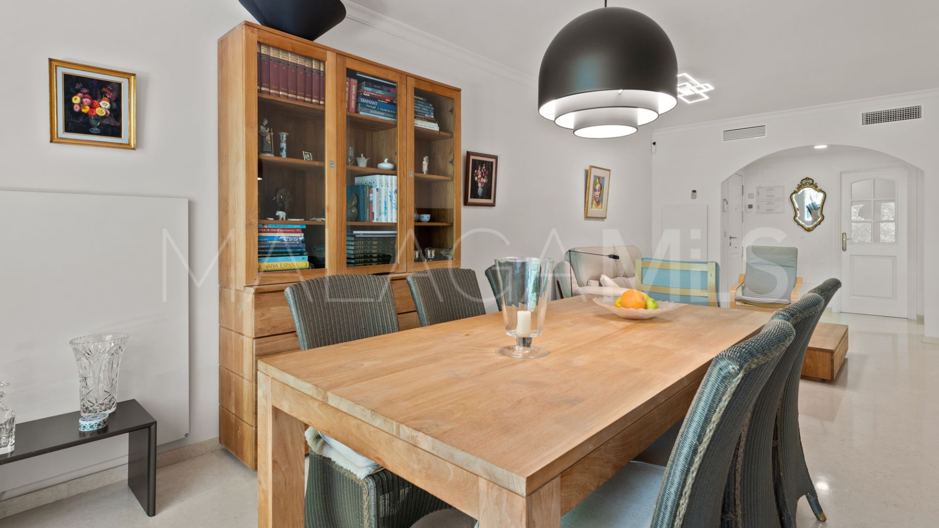 Markplanslägenhet for sale in Elviria