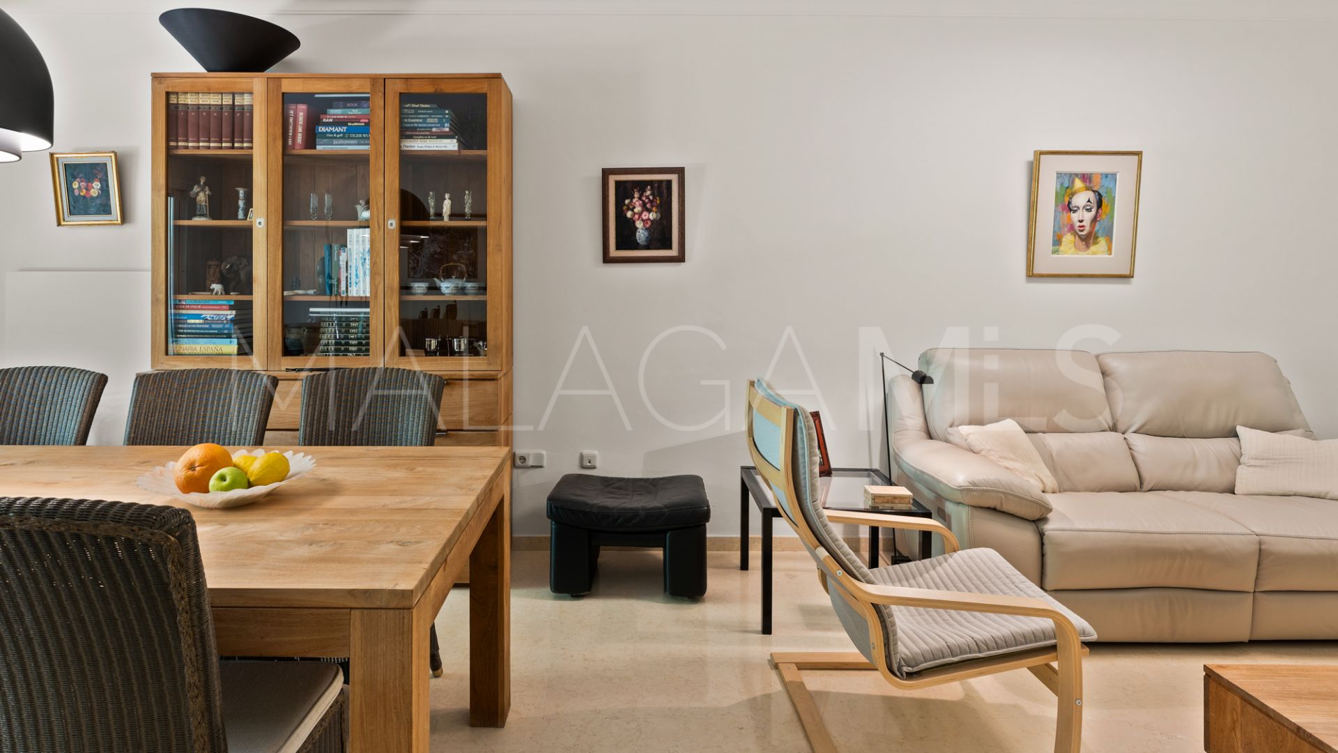Markplanslägenhet for sale in Elviria