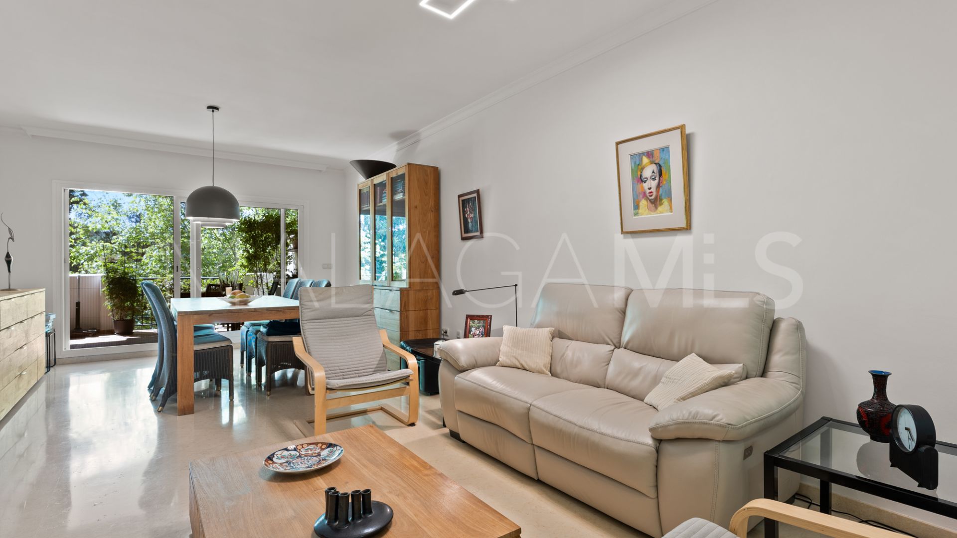 Markplanslägenhet for sale in Elviria