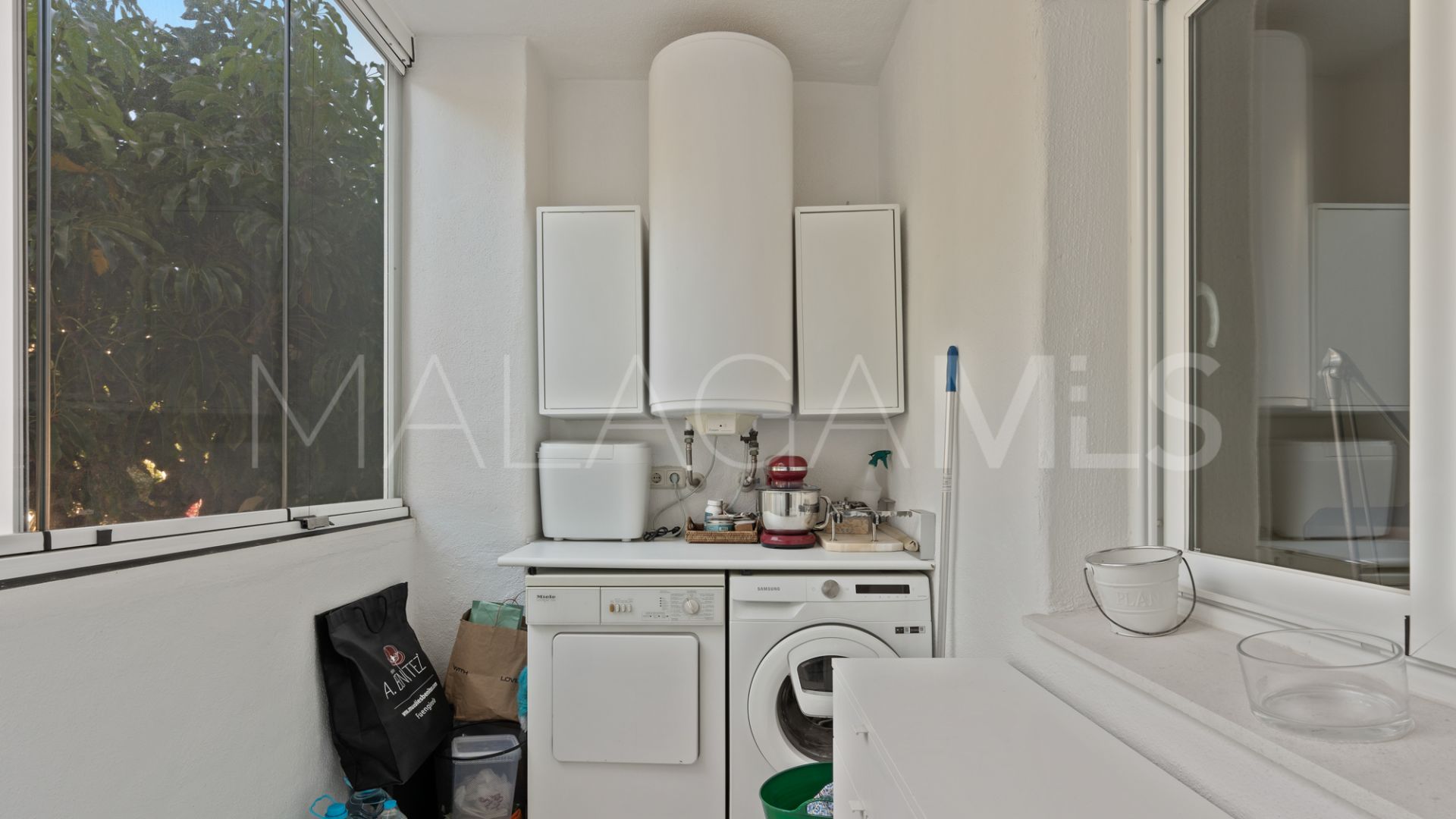 Markplanslägenhet for sale in Elviria