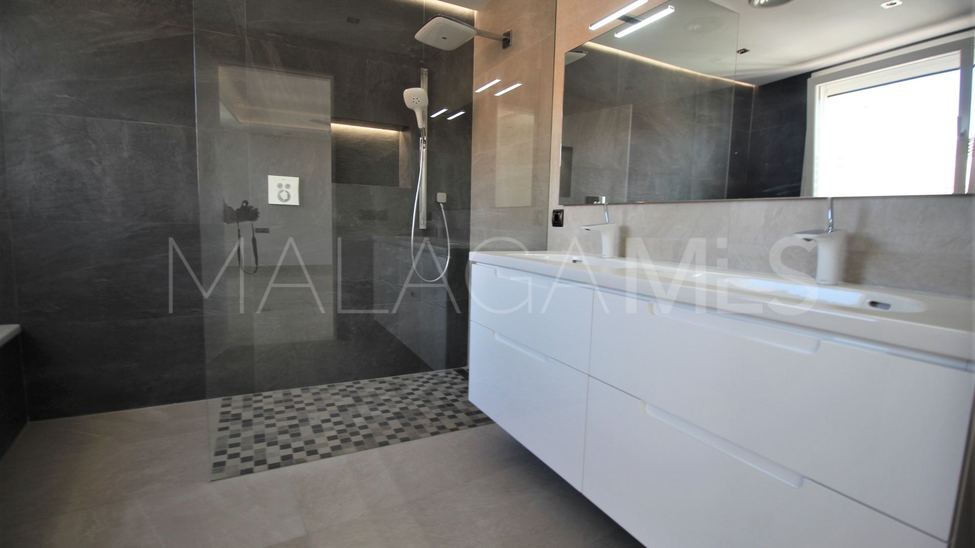 For sale town house in Estepona Old Town